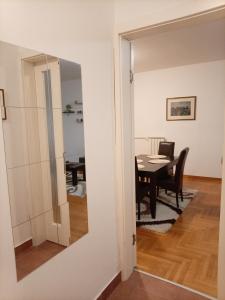 Linda Apartments- Arena