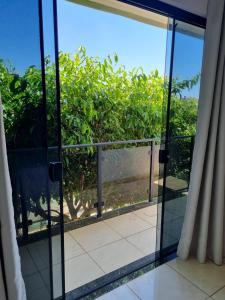 Casa ampla com piscina próxima ao mar