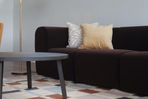 Bright Holiday House with Stunning Water Views