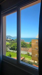 Vista para o mar, apartamento para duas pessoas a 300 metros da praia