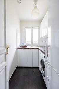 # 4people # 1Bedroom # ChampsElysées # AC