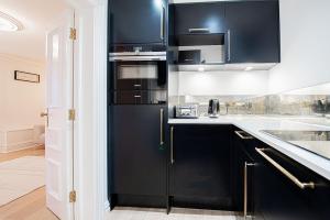 Chic 2-Bed Haven by Ealing Common, Tube & Hotspots