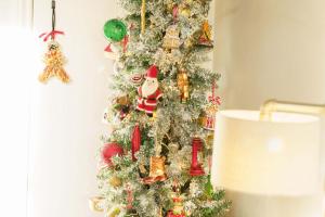 Gingersnap Cottage with Log Burner by LetMeStay