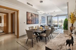Luxury 4BR Apartment Burj Khalifa & Mall Views