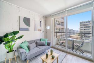 Urban Apartment with Pool, Wifi & AC near Metro Santa Isabel