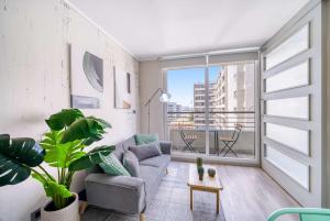 Urban Apartment with Pool, Wifi & AC near Metro Santa Isabel