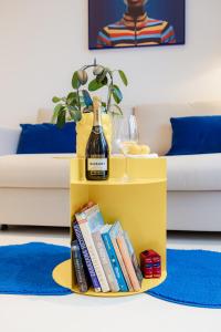 D-Nook Studio with Parking - Quiet Courtyard - Old Town