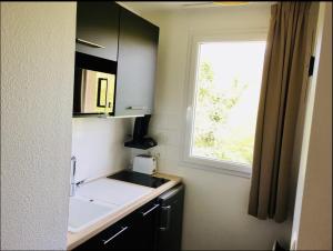 Studio moderne avec Balcon à 5 min de Honfleur parking et piscine