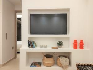 Βrand New Big Flat in Center of Syntagma Square