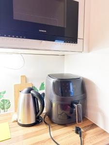 Modern 2-Room Private Apartment in City Center