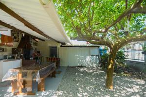 Recanto do Vô Bibi, pé na areia e no Beto Carreiro Word