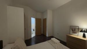 Secure City Centre Contractor Stays with Free Parking & Wi-Fi