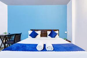 Hotel R Villa - Near Hauz Khas Fort