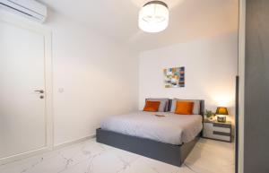 Spacious Modern 3-Bedroom Apartment in Sliema, 2-Min Walk to Seafront & Ferry