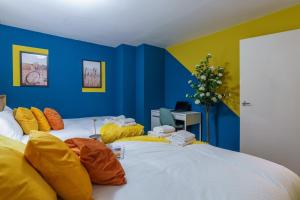 Open Mind Property- Hot Tub, Sleeps 10 & Free Parking