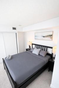 Fully furnished Lux 1bedroom condo