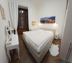 Get Prague Flat Trojanova