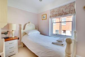 3 Bed in Southwold oc-stan