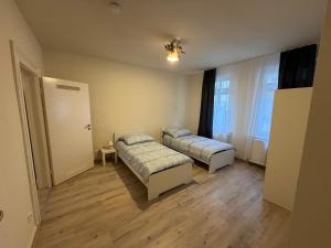 Offenbach Work and Sleep