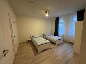 Offenbach Work and Sleep