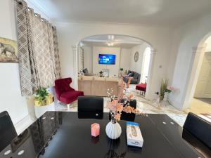 Marble Arch Beautiful Family Three Bedroom Apartment