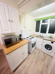 House Near Brookes University and Oxford Hospitals, Room E