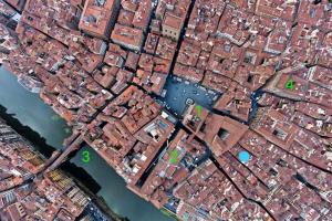 "Aurora" Renaissance Suite, palace from 1400, AC bedrooom, new BTH, near to Uffizzi Gallery, pivot location, walking distance from everything