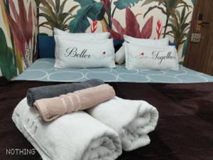 Studio Aprt With Cozy Corner