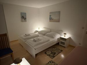 3-Room Apartment for Business Travelers or Familie, Free WiFi & TV with 100 Countries, DAZN, Sky, Netflix & Disney