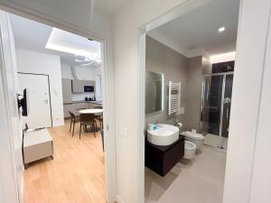 Elegantis Aventino Suite Apartment - Colosseo, Metro and Circo Massimo Nearby