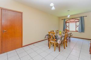 Casa com Piscina e Churrasqueira No Campeche