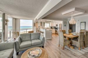 Steps to Beach Oceanfront with Panoramic Gulf Views