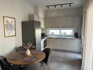 IRIS Volos apartment with private parking