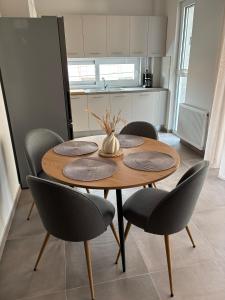 IRIS Volos apartment with private parking