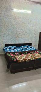 Shri Girraj Guest House