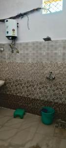 Shri Girraj Guest House