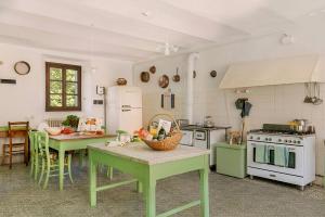 Historic Villa With Natural Pool In Pontremoli