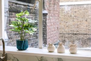 Camden Central 4-Bedroom Flat -12 Guests