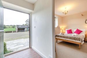 2 Bed in Alsop-en-le-Dale oc-p33739