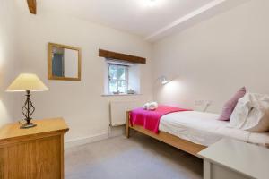 2 Bed in Alsop-en-le-Dale oc-p33739