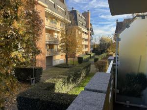 Giuly Green house Metro M2 4 Stops Navigli