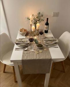 Isola8 - Stylish Design Flat Perfect for Fashion & Business