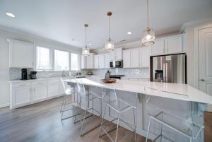 Luxury 4BR Escape - Premium Modern Comfort