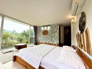 Guitar DC Homestay Suitable for 12 to 18 people