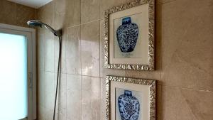 Penthouse with panoramic sea views and free parking