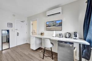 Eden Collection Studio Steps to beach