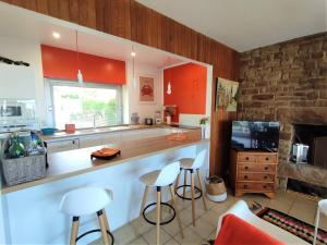 Maison pieds dans leau à Trébeurden avec jardin et terrasse - FR-1-368-469