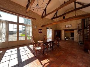 Gîte dexception à Lésigny: Charme et confort pour 8 personnes - FR-1-541-193