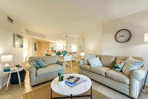 Oceanside Marco Island Retreat Pool and Tennis!