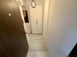 Gorgeous downtown studio by Managr